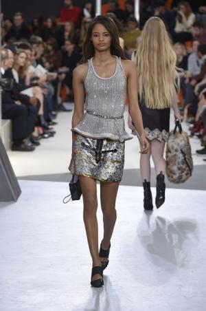 過去から未来へ続くルイ・ヴィトン【2015-16秋冬ウィメンズ】