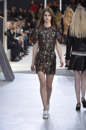 過去から未来へ続くルイ・ヴィトン【2015-16秋冬ウィメンズ】