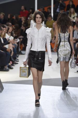 過去から未来へ続くルイ・ヴィトン【2015-16秋冬ウィメンズ】