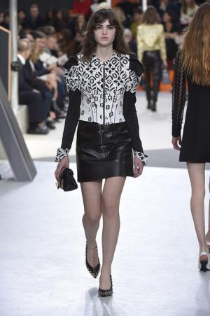 過去から未来へ続くルイ・ヴィトン【2015-16秋冬ウィメンズ】