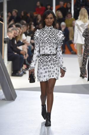 過去から未来へ続くルイ・ヴィトン【2015-16秋冬ウィメンズ】