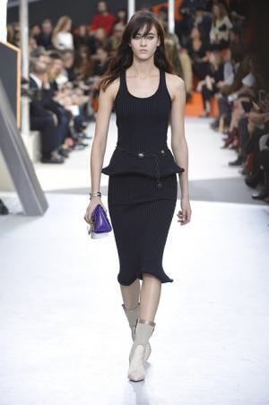 過去から未来へ続くルイ・ヴィトン【2015-16秋冬ウィメンズ】