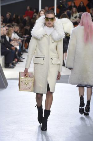 過去から未来へ続くルイ・ヴィトン【2015-16秋冬ウィメンズ】