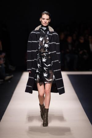 イタリアの色気をハイライトしたN°21のストーリー【2015-16秋冬ウィメンズ】