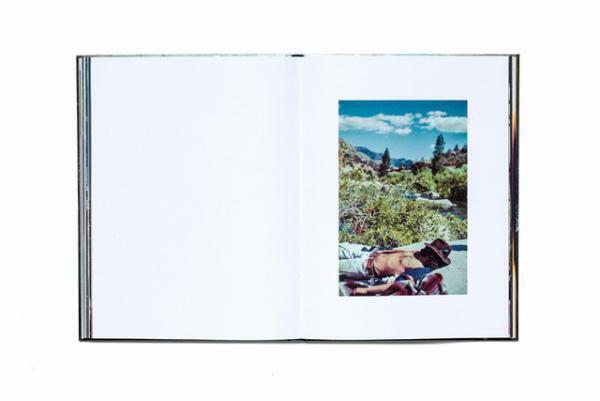 代官山蔦屋で写真家デオ・ゴセリンの個展。アングラな若者カルチャーを捉える