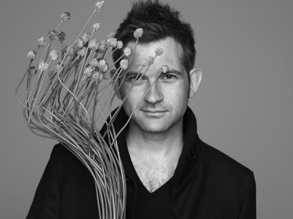 フラワーアーティストのニコライ・バーグマンがインプレス ICとコラボ。花が彩る限定セット登場