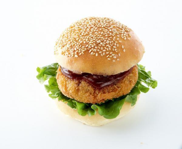 春愛でる京料理が新宿伊勢丹「京都歴代のれん市」に会す。花見弁当や桜スイーツに注目