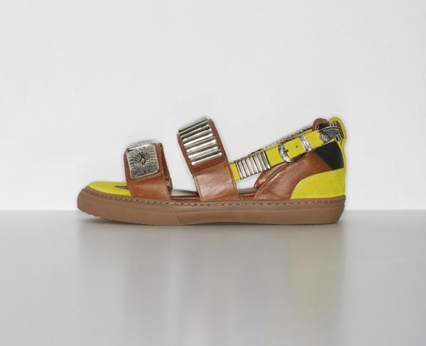 トーガプルラのスニーカーサンダルに15SSの新色【Today's item】