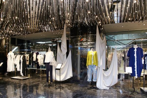 聖なる大麻布「麻世妙」でヨウジ、ミナ、mame、ケイタら伊勢丹限定アイテムを披露