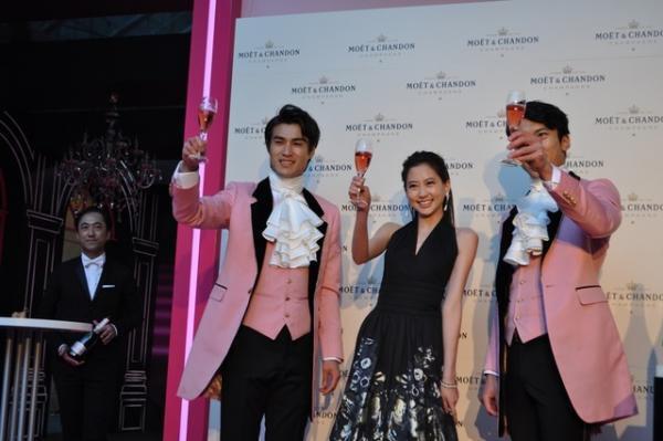 六本木ヒルズにモエのロゼシャンパーニュの期間限定バーラウンジがオープン