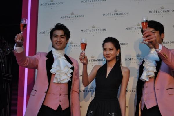 六本木ヒルズにモエのロゼシャンパーニュの期間限定バーラウンジがオープン