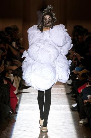 コムデギャルソンの「さようなら」【2015-16秋冬ウィメンズ】