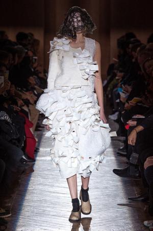 コムデギャルソンの「さようなら」【2015-16秋冬ウィメンズ】