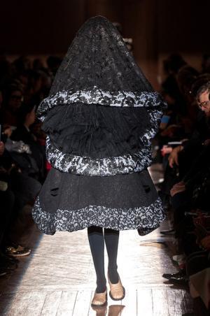 コムデギャルソンの「さようなら」【2015-16秋冬ウィメンズ】