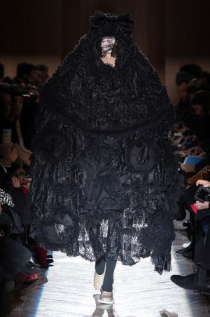 コムデギャルソンの「さようなら」【2015-16秋冬ウィメンズ】