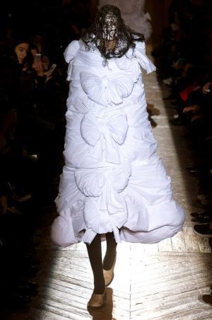 コムデギャルソンの「さようなら」【2015-16秋冬ウィメンズ】