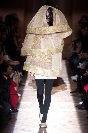 コムデギャルソンの「さようなら」【2015-16秋冬ウィメンズ】