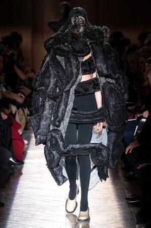 コムデギャルソンの「さようなら」【2015-16秋冬ウィメンズ】