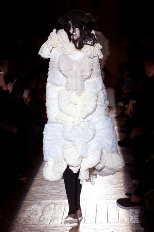 コムデギャルソンの「さようなら」【2015-16秋冬ウィメンズ】