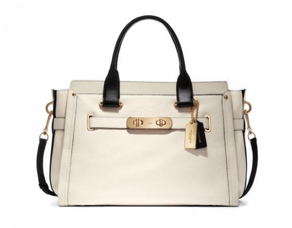 コーチの新作バッグ「スワッガー」を自由なアレンジで楽しむSNSキャンペーン