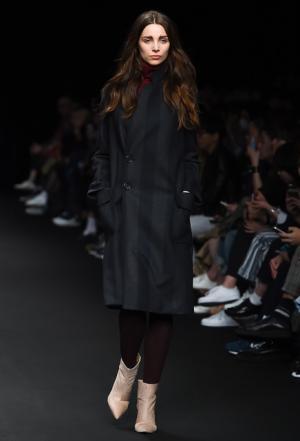 ビューティフルピープルの野生動物に包まるヴァージン【2015-16秋冬ウィメンズ】