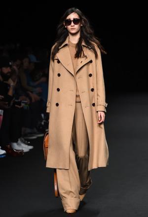 ビューティフルピープルの野生動物に包まるヴァージン【2015-16秋冬ウィメンズ】