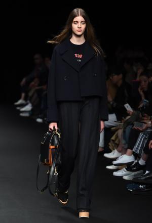 ビューティフルピープルの野生動物に包まるヴァージン【2015-16秋冬ウィメンズ】