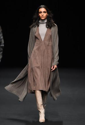 ビューティフルピープルの野生動物に包まるヴァージン【2015-16秋冬ウィメンズ】