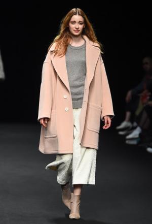 ビューティフルピープルの野生動物に包まるヴァージン【2015-16秋冬ウィメンズ】