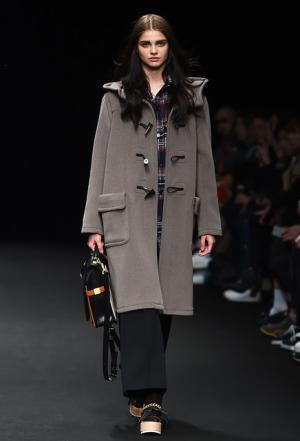 ビューティフルピープルの野生動物に包まるヴァージン【2015-16秋冬ウィメンズ】