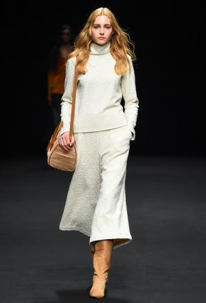 ビューティフルピープルの野生動物に包まるヴァージン【2015-16秋冬ウィメンズ】