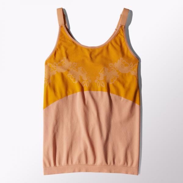 アディダスバイステラ・マッカートニーが10周年限定コレクションを展開