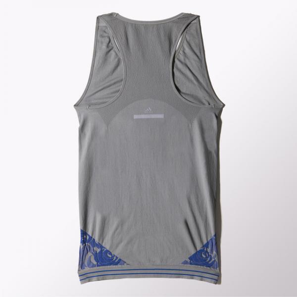 アディダスバイステラ・マッカートニーが10周年限定コレクションを展開