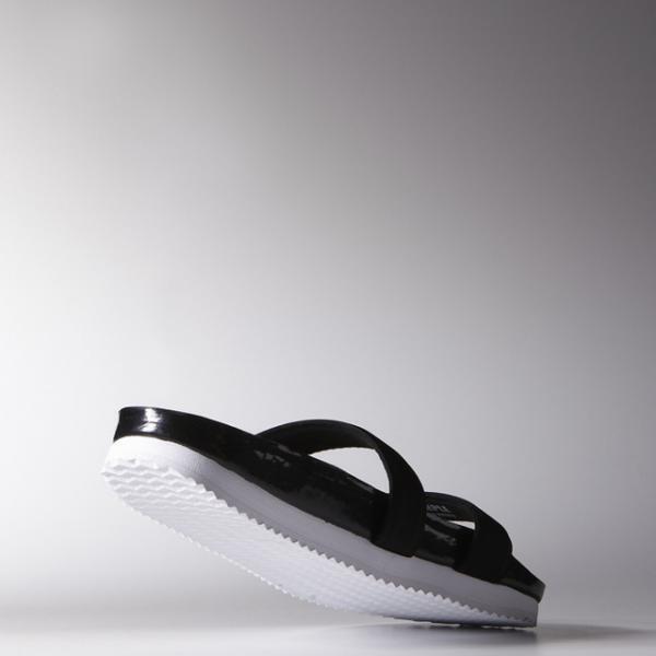 アディダスバイステラ・マッカートニーが10周年限定コレクションを展開