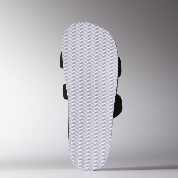 アディダスバイステラ・マッカートニーが10周年限定コレクションを展開