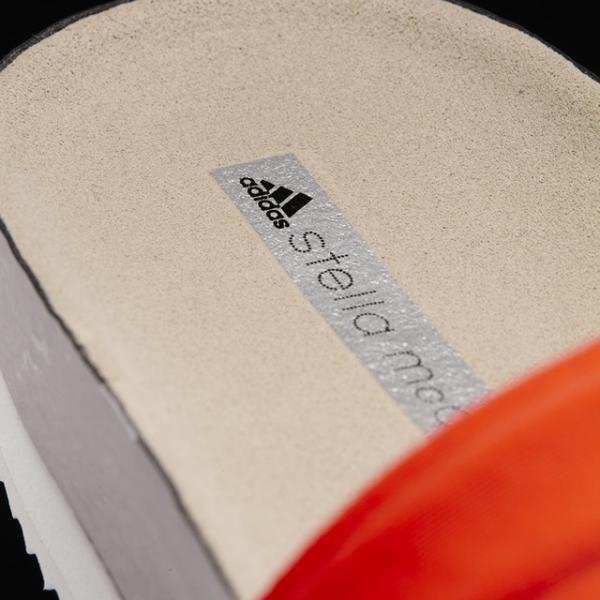 アディダスバイステラ・マッカートニーが10周年限定コレクションを展開