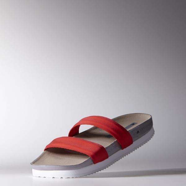 アディダスバイステラ・マッカートニーが10周年限定コレクションを展開