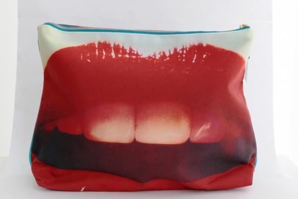 代官山で蜷川実花の“桜”写真展、自身のブランド販売も