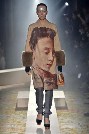 傷まみれのアンダーカバーは痛々しく気持ち良い【2015-16秋冬ウィメンズ】