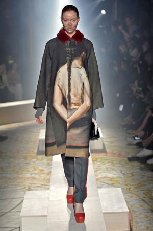 傷まみれのアンダーカバーは痛々しく気持ち良い【2015-16秋冬ウィメンズ】