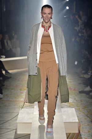 傷まみれのアンダーカバーは痛々しく気持ち良い【2015-16秋冬ウィメンズ】