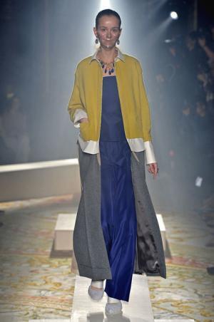 傷まみれのアンダーカバーは痛々しく気持ち良い【2015-16秋冬ウィメンズ】