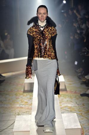 傷まみれのアンダーカバーは痛々しく気持ち良い【2015-16秋冬ウィメンズ】