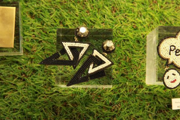 Perfume、新宿伊勢丹でアーカイブ衣装展示や限定アイテム展開。伊勢丹撮影MVも公開