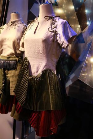 Perfume、新宿伊勢丹でアーカイブ衣装展示や限定アイテム展開。伊勢丹撮影MVも公開