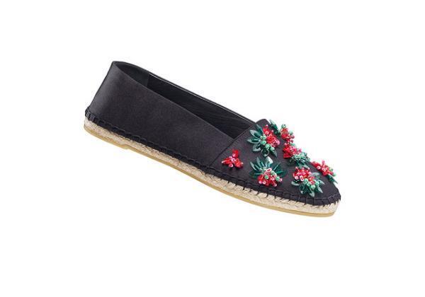 精巧なクチュール技術で花を表現、ディオール新作エスパドリーユ【Today's item】