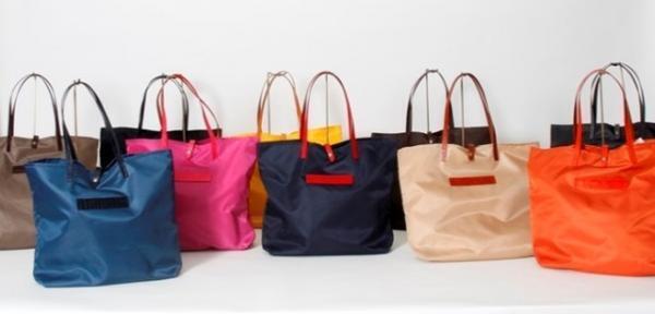 フェリージ＆ラガゼッタ1周年、限定バッグやルイマシアTシャツが登場