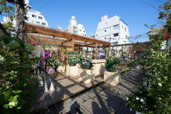 青山でマルニのDNAを感じるブロッサム・マーケット。カスタムTシャツや福島「わらじ組」コラボ等