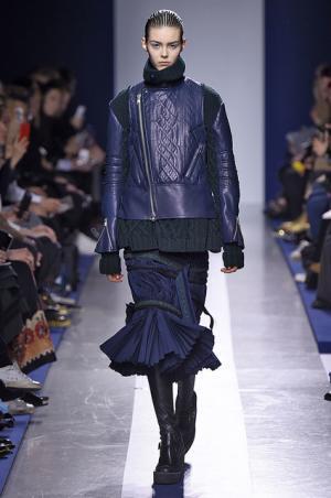 壊して再生し新たなプロモーションを提案するサカイ【2015-16秋冬ウィメンズ】