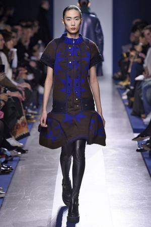 壊して再生し新たなプロモーションを提案するサカイ【2015-16秋冬ウィメンズ】